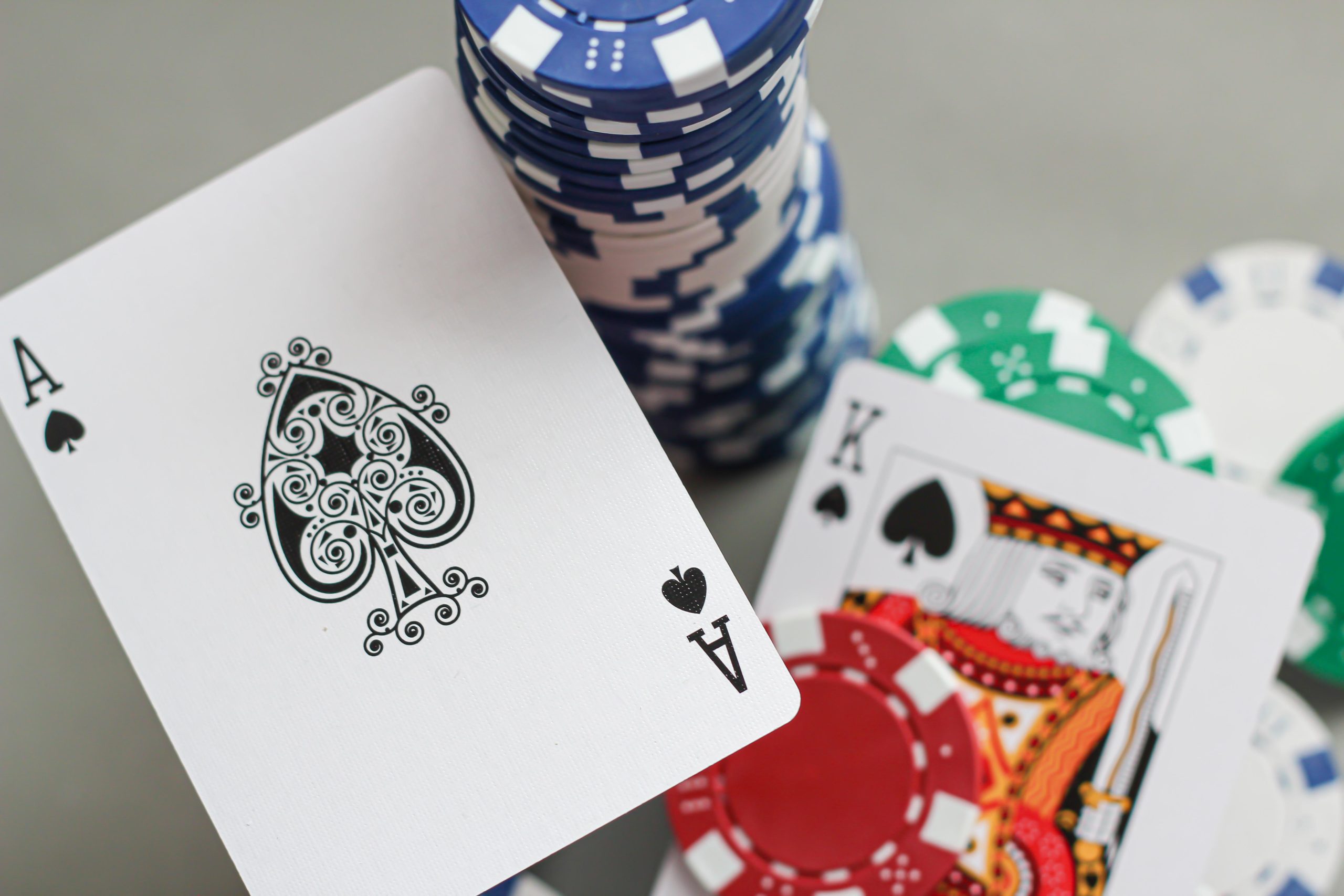 Ce înseamnă double down la blackjack și cum funcționează această opțiune